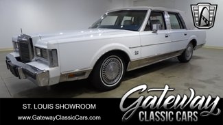 Used 1989 Lincoln Town Car image 1