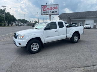 Used 2015 Toyota Tacoma 4x4 Access Cab V6 image 1