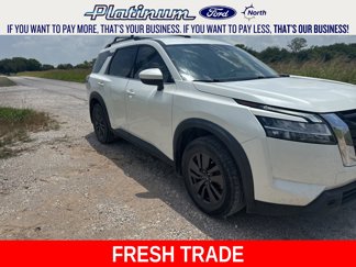Used 2022 Nissan Pathfinder SV image 1