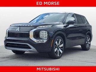 New 2025 Mitsubishi Outlander SE image 1