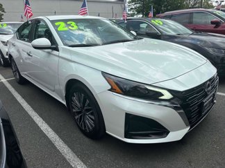 Used 2023 Nissan Altima 2.5 SV image 1