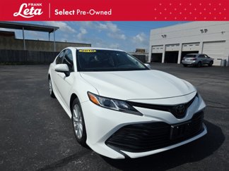 Used 2018 Toyota Camry LE image 1