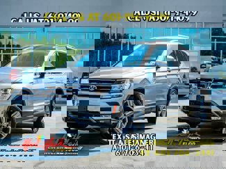 Used 2020 Volkswagen Tiguan SEL w/ Tiguan Three-Row MDO Package image 1