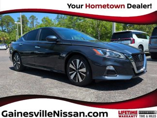 Used 2022 Nissan Altima 2.5 SV image 1