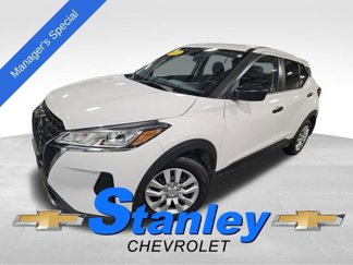 Used 2021 Nissan Kicks S image 1