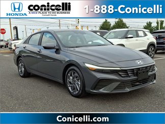 Used 2024 Hyundai Elantra SEL image 1