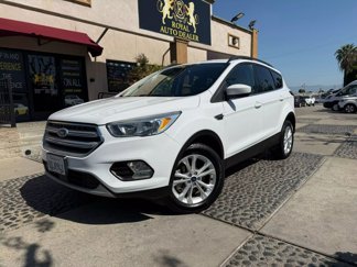 Used 2018 Ford Escape SE w/ Ford Safe & Smart Package image 1