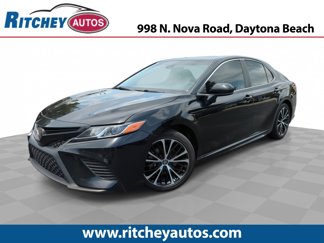 Used 2018 Toyota Camry LE image 1