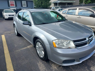 Used 2014 Dodge Avenger SE image 1