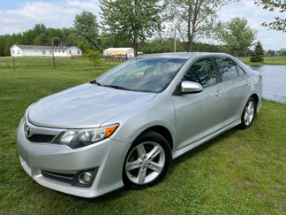 Used 2014 Toyota Camry SE image 1