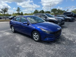 Used 2023 Hyundai Elantra SE image 1
