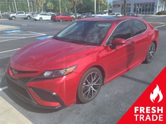 Used 2022 Toyota Camry SE image 1
