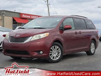 Used 2012 Toyota Sienna XLE image 1