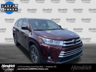 Used 2017 Toyota Highlander XLE image 1