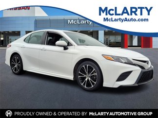 Used 2019 Toyota Camry SE image 1