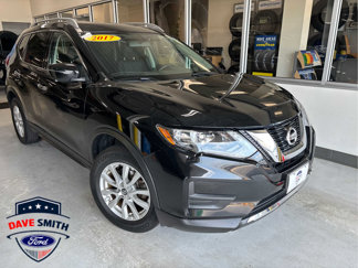Used 2017 Nissan Rogue SV w/ SV Premium Package image 1