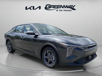 New 2025 Kia K4 LXS image 1