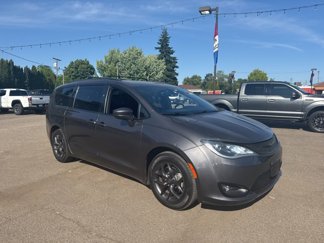 Used 2019 Chrysler Pacifica Touring-L Plus w/ S Appearance Package image 1