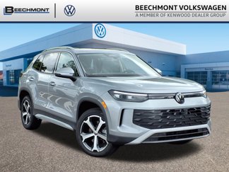 New 2025 Volkswagen Tiguan SE image 1