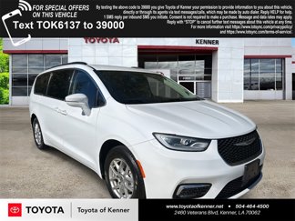 Used 2022 Chrysler Pacifica Touring-L image 1