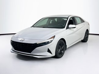 Used 2023 Hyundai Elantra SEL image 1
