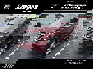 Used 2016 Chevrolet Suburban LT image 1