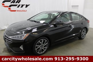 Used 2019 Hyundai Elantra Limited image 1