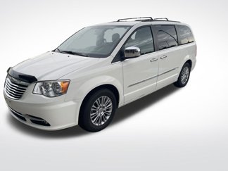 Used 2013 Chrysler Town & Country Touring-L w/ Driver Convenience Group image 1