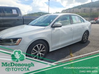 Used 2017 Volkswagen Jetta SE image 1