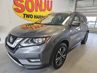 Used 2020 Nissan Rogue SV image 1