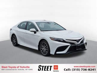 Used 2022 Toyota Camry SE image 1