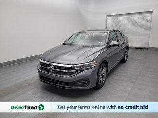 Used 2024 Volkswagen Jetta SE image 1