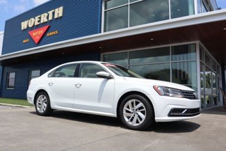 Used 2018 Volkswagen Passat 2.0T SE image 1