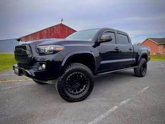 Used 2017 Toyota Tacoma SR5 image 1