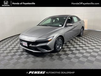 Used 2024 Hyundai Elantra SEL image 1