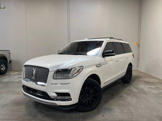 Used 2019 Lincoln Navigator Reserve image 1