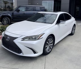 Used 2021 Lexus ES 300h w/ Accessory Package 2 image 1