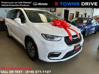 Used 2021 Chrysler Pacifica Touring-L image 1