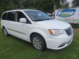 Used 2014 Chrysler Town & Country Touring image 1