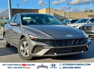 Certified 2025 Hyundai Elantra SE image 1