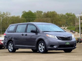 Used 2011 Toyota Sienna image 1