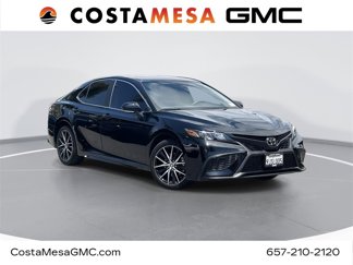 Used 2024 Toyota Camry SE image 1