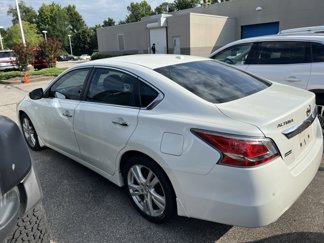 Used 2015 Nissan Altima 3.5 SL image 1