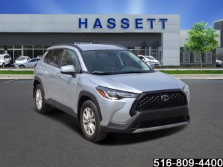 Used 2022 Toyota Corolla Cross LE image 1