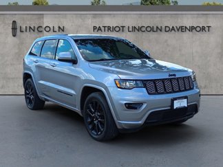 Used 2017 Jeep Grand Cherokee Altitude image 1