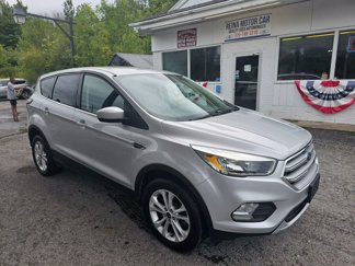 Used 2017 Ford Escape SE image 1