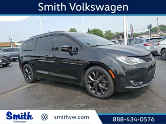Used 2018 Chrysler Pacifica Limited w/ Advanced Safetytec Group image 1