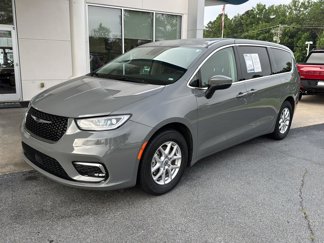 Used 2023 Chrysler Pacifica Touring-L image 1