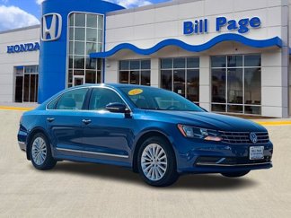 Used 2017 Volkswagen Passat 1.8T SE image 1