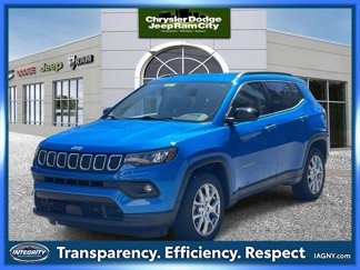 Used 2022 Jeep Compass Latitude image 1